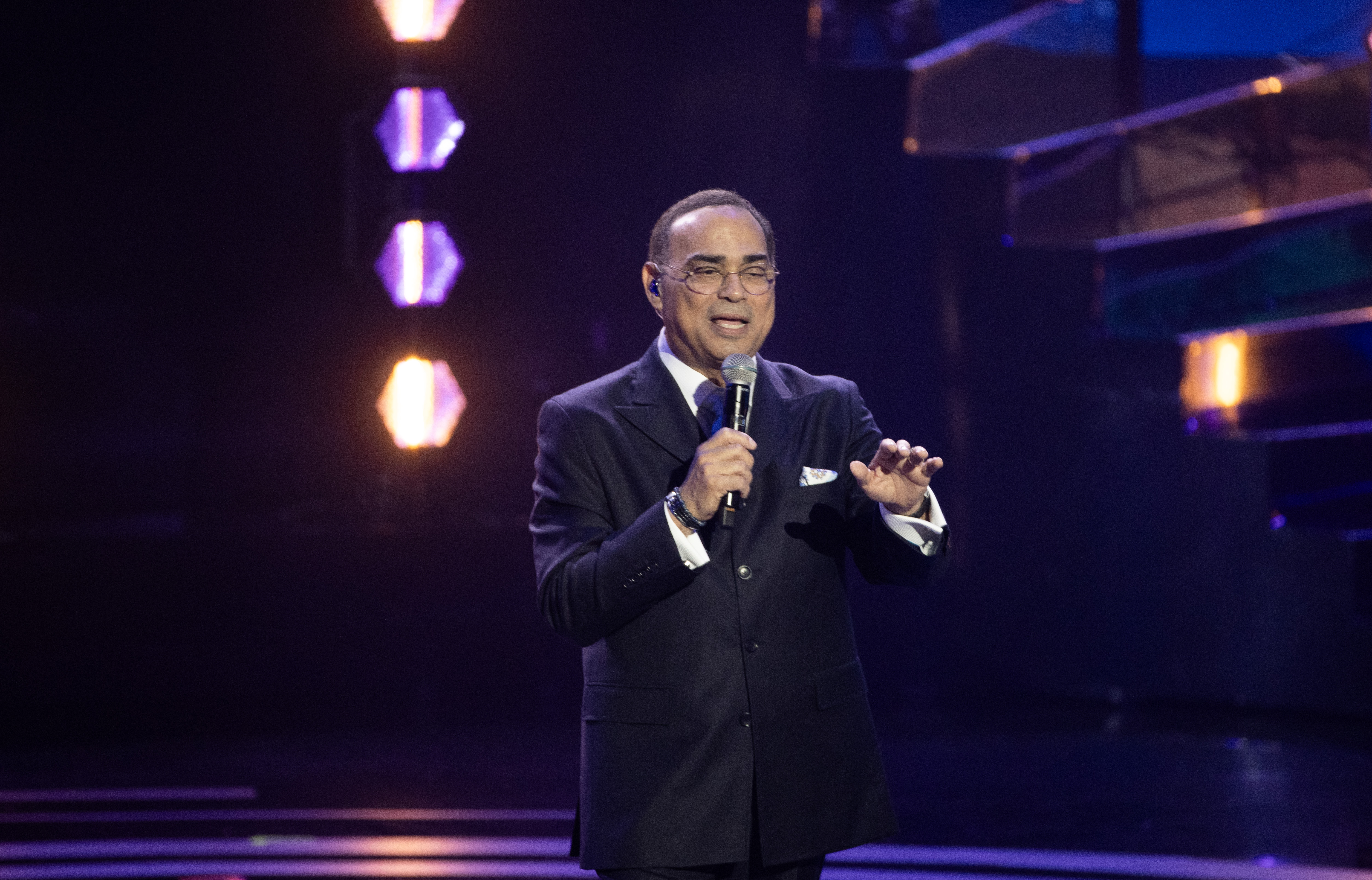 Gilberto Santa Rosa cancela conciertos en Colombia. Le negaron la visa ¿por qué?