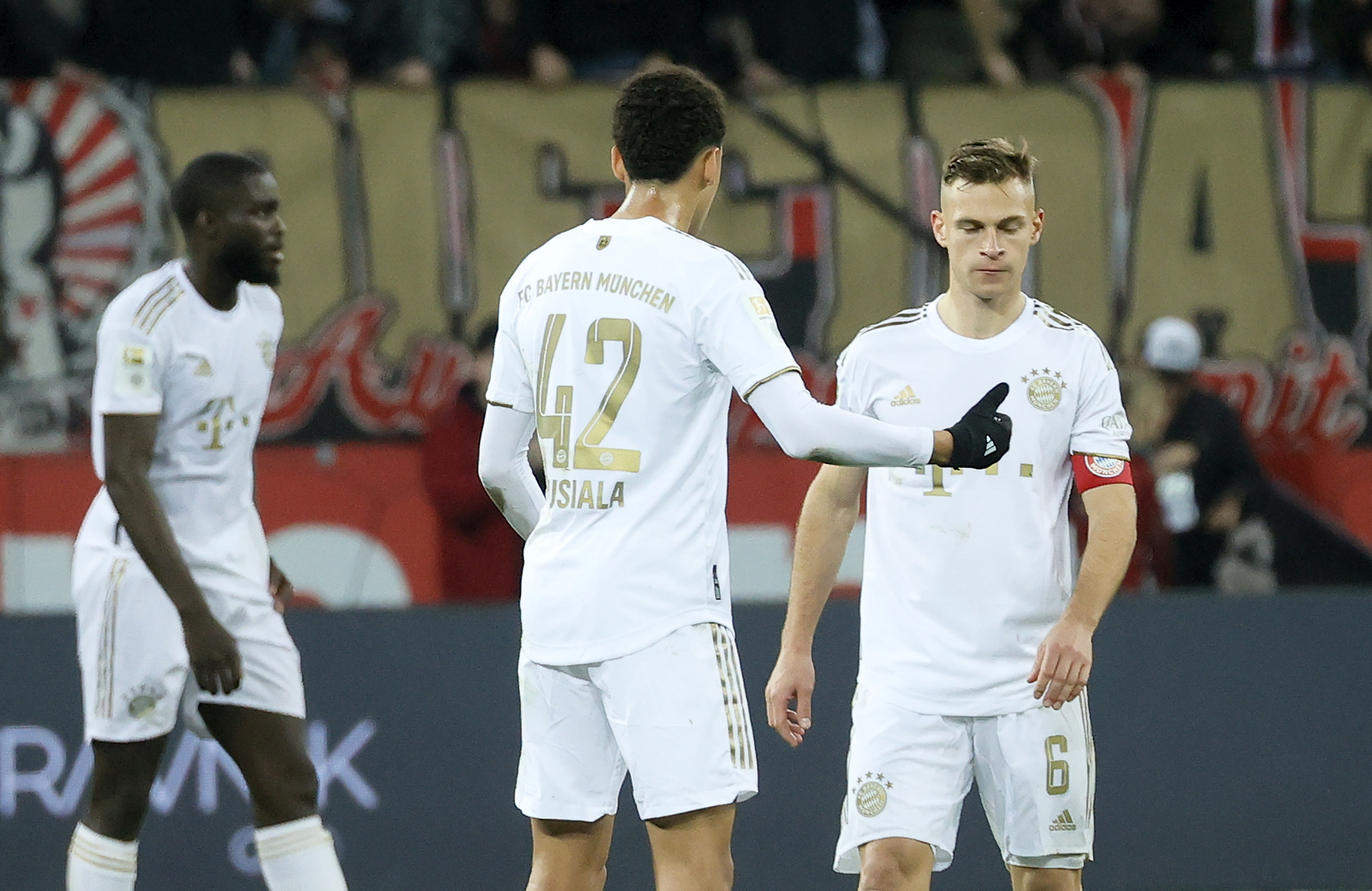 Bayern Múnich cae ante el Leverkusen y ahora Dortmund es único líder