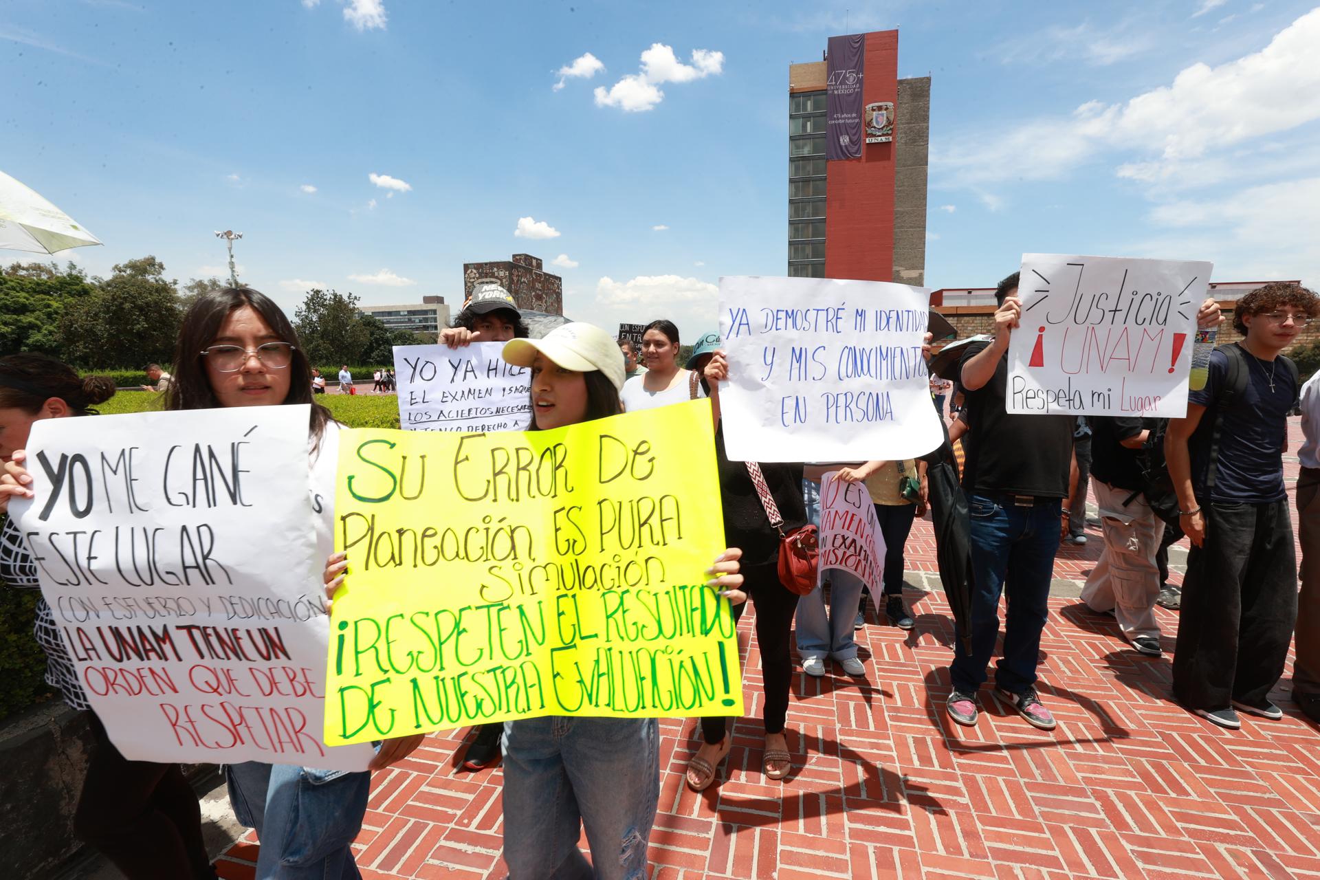 Universidad mexicana repetirá examen de admisión a 58.000 estudiantes tras detectar fraude