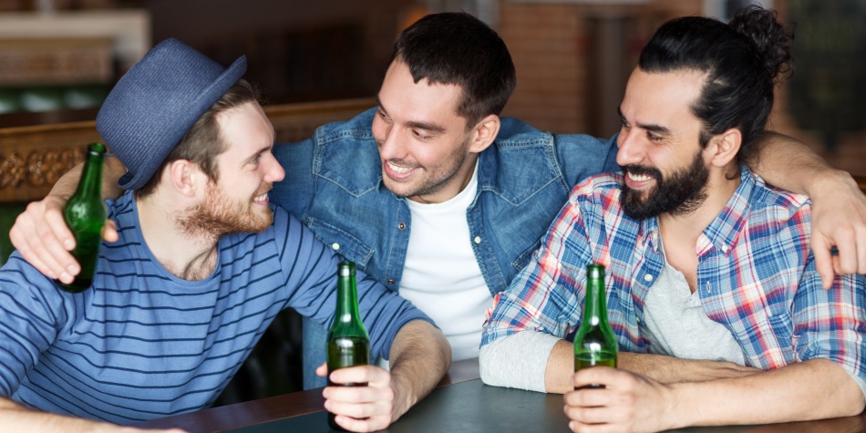 ¿Cuál es el mejor día de la semana para salir con tus amigos sin que tu pareja se enoje?