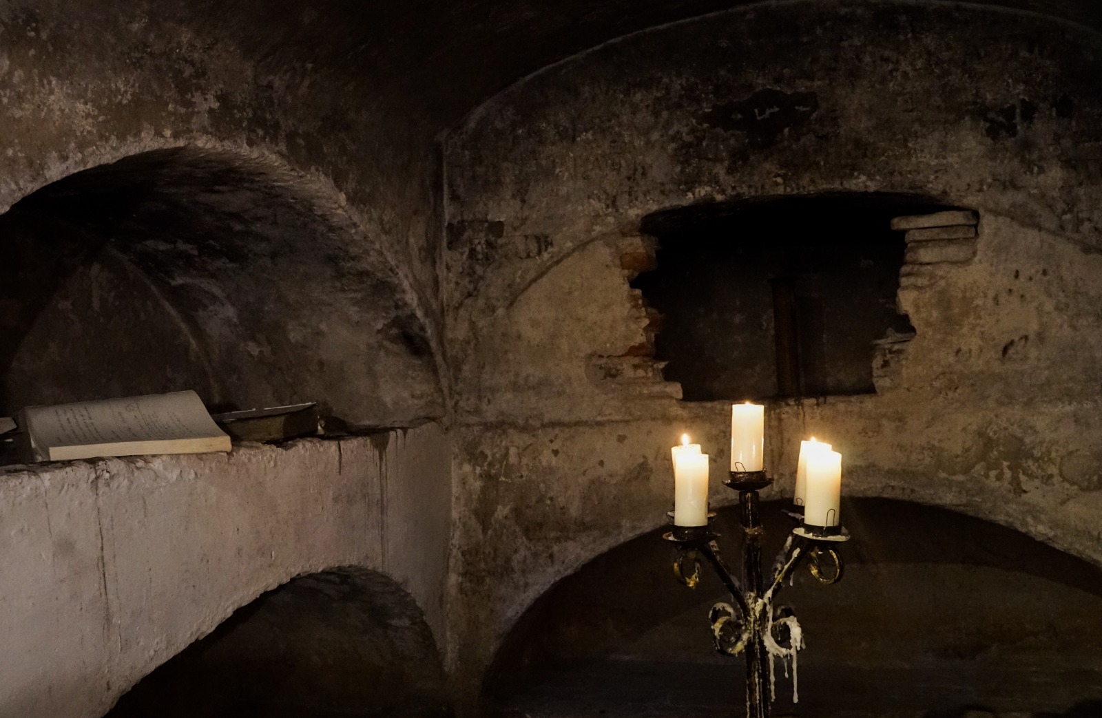La cripta en donde García Marqués daría origen a la novela “Del amor y otros demonios”, aquí estaba Sierva María con su larga cabellera cobriza.