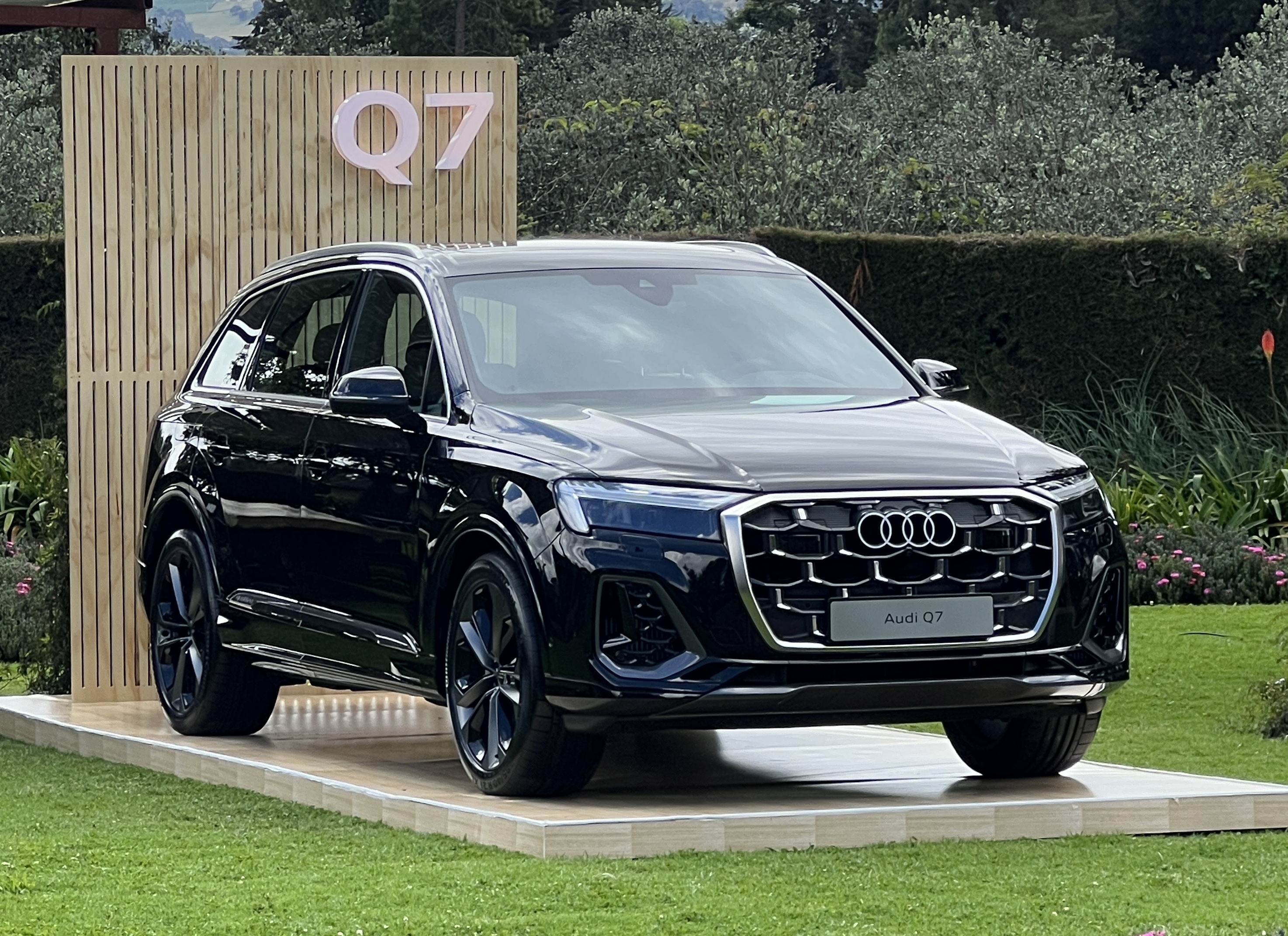 Audi Q7.