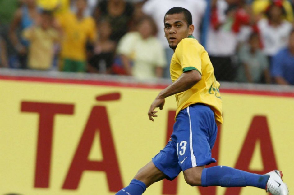 Dani Alves convocado para la Copa América por lesión de Danilo