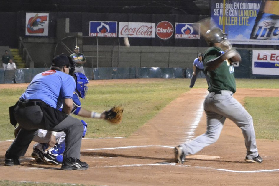 Toros de Sincelejo le ganó la serie (2-1) a los Caimanes de Barranquilla. Foto: Oficina de Prensa