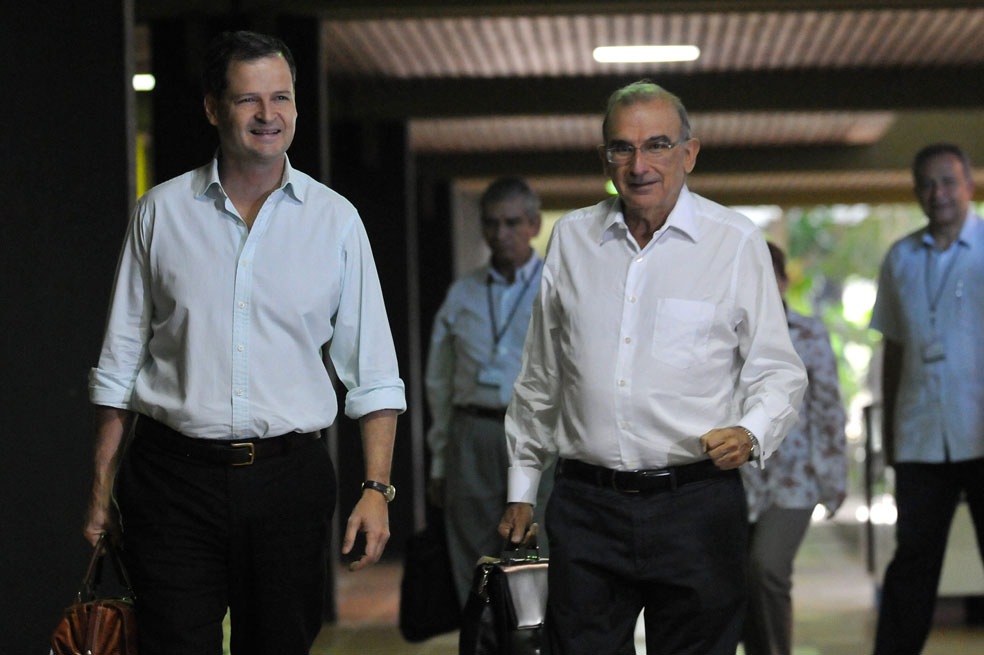 De la Calle y Jaramillo le reprochan al uribismo pedir revisión de relación bilateral con Cuba