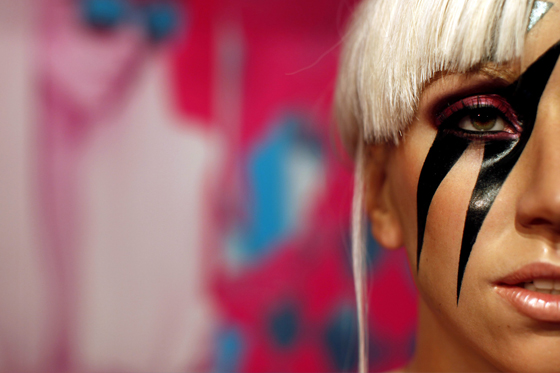 Bajo la cera de Gaga