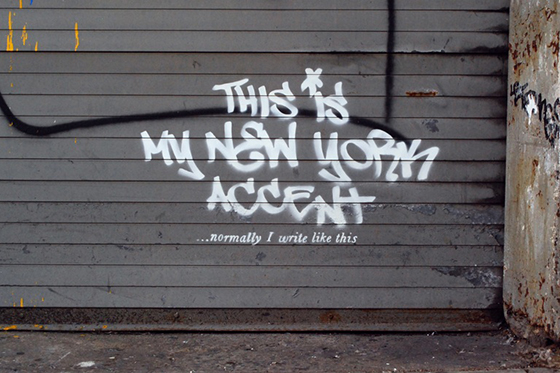 El grafitero Banksy contesta a quienes taparon su último grafiti en Nueva York
