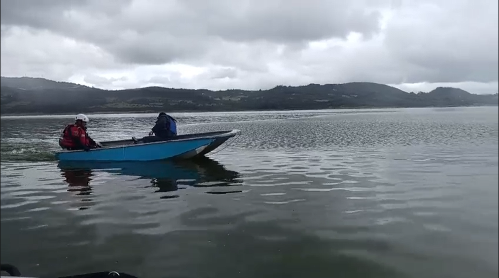 Continúa búsqueda de mujer desaparecida tras accidente en el embalse de Tominé