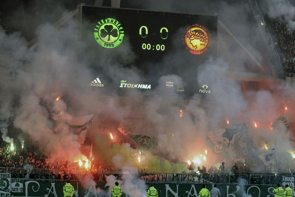 La violencia paraliza el fútbol griego
