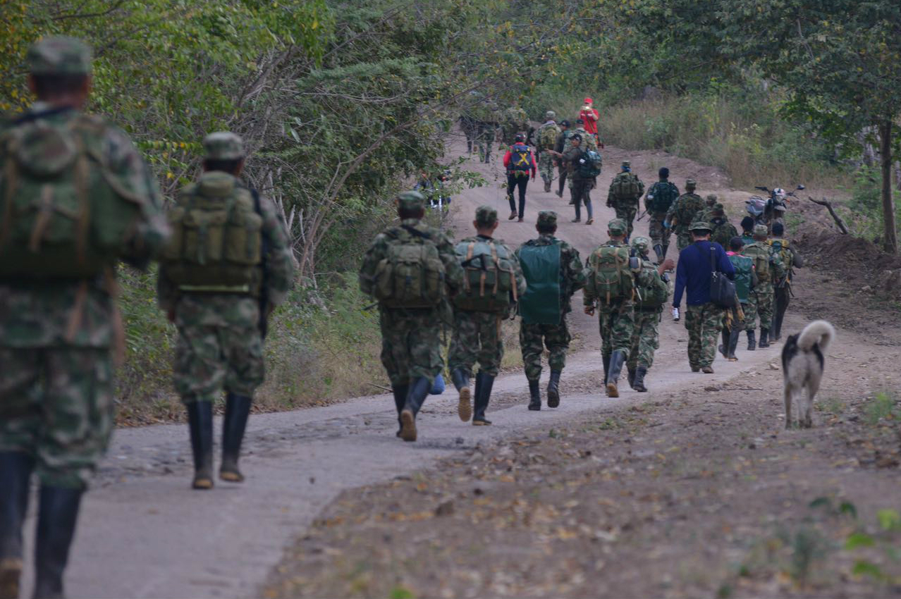 Exguerrilleros de las Farc viajan becados a Cuba para estudiar medicina