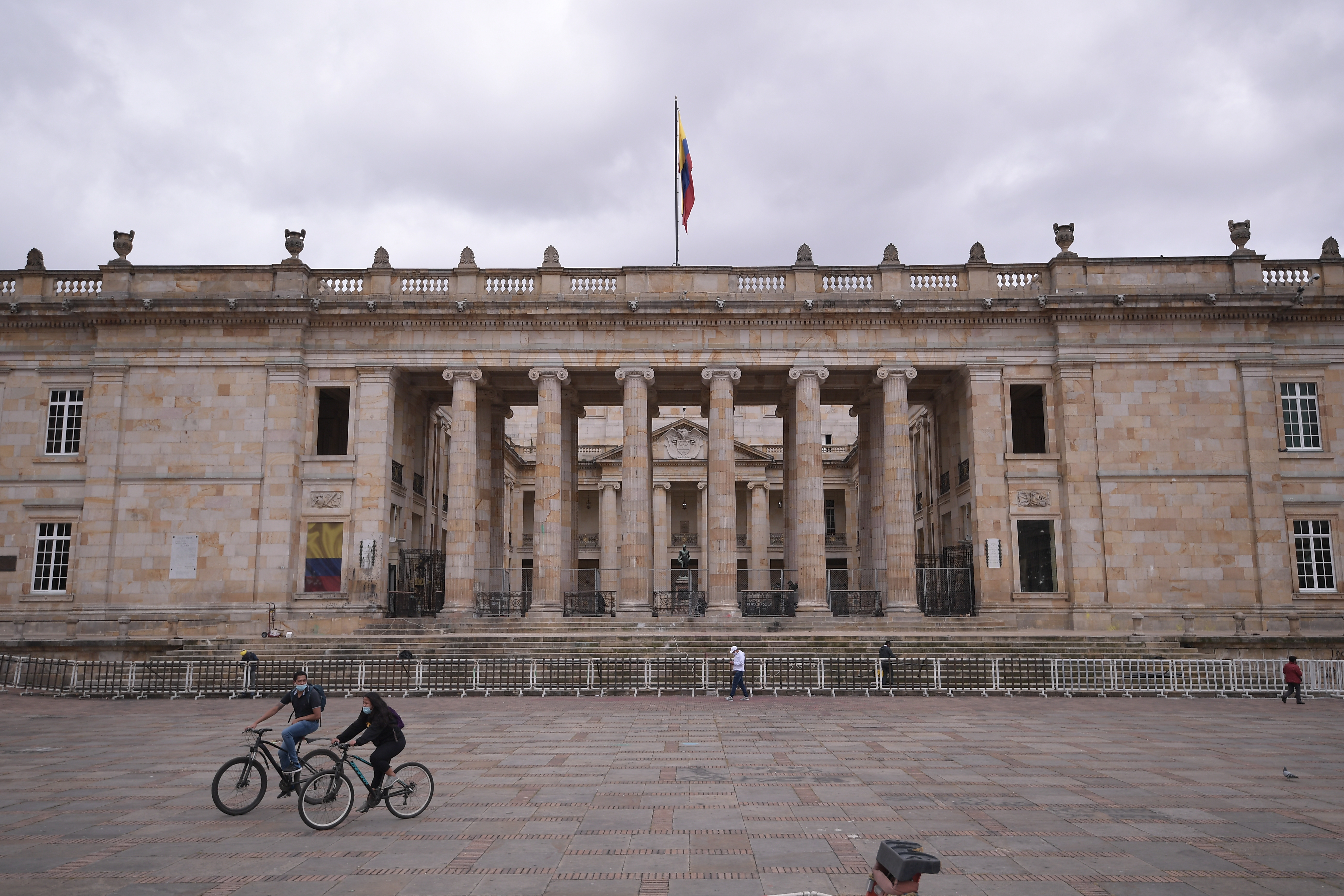 La historia del artículo que censuraría medios que hablen mal de funcionarios