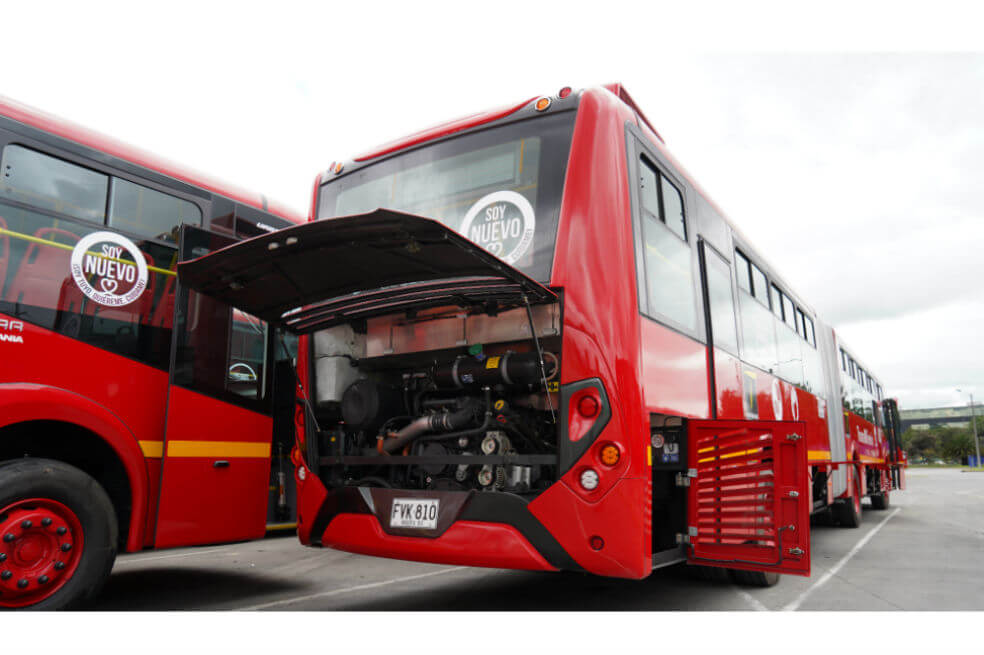 Entran en funcionamiento los primeros buses de Transmilenio a gas