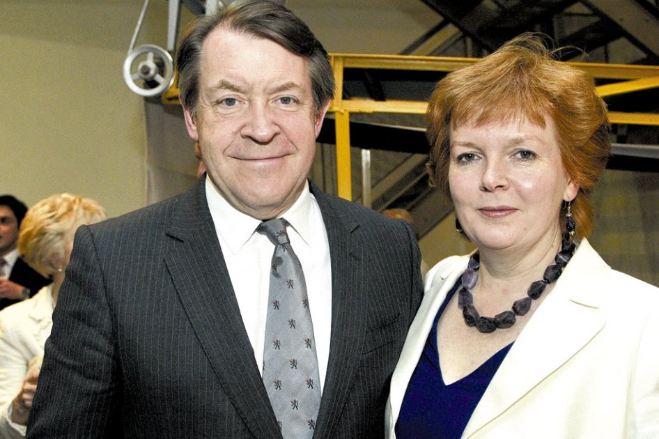 Alderman Roger Gifford, alcalde del Distrito Financiero de Londres, junto a su esposa en Bogotá. /Gustavo Torrijos