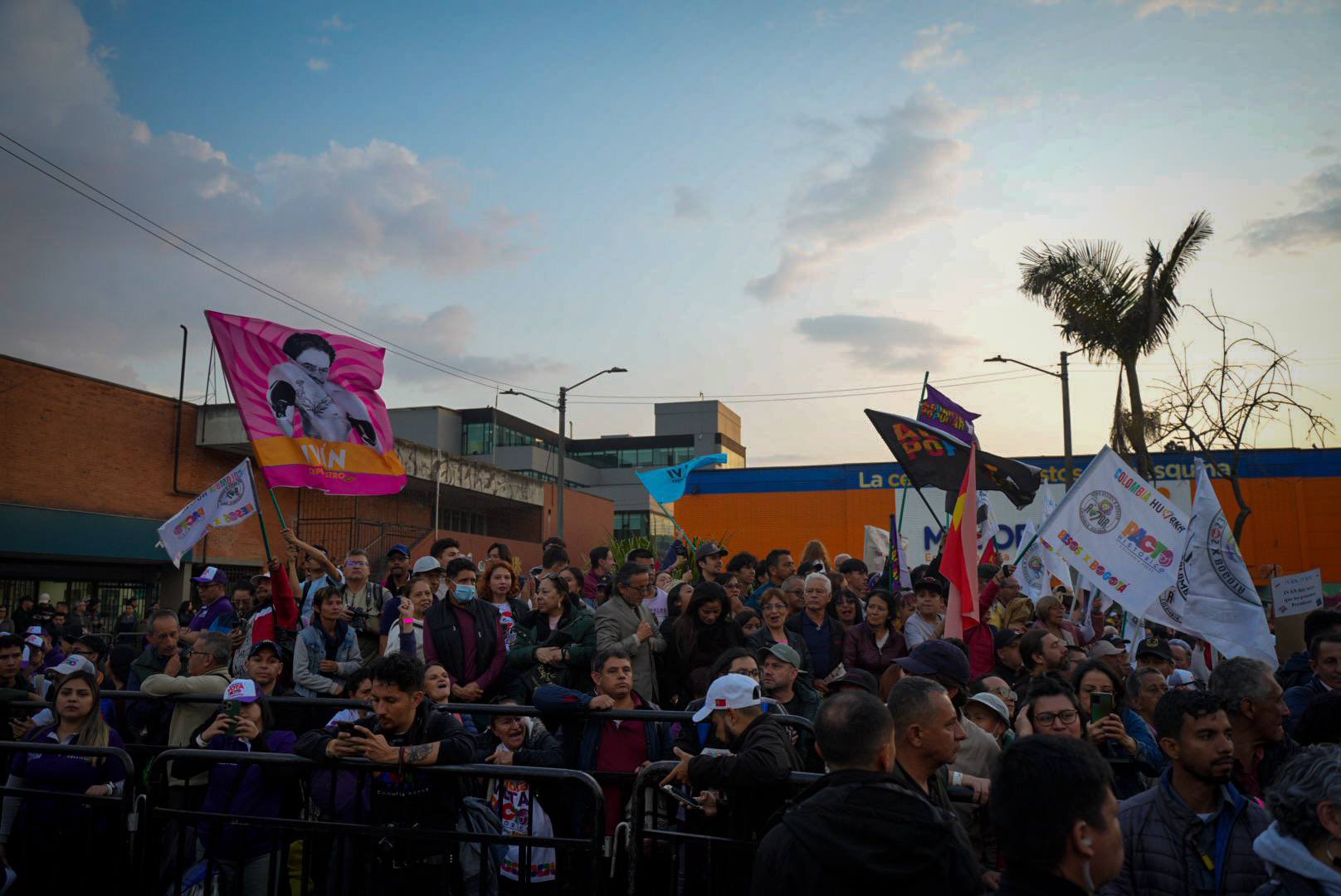 Plazoleta antiguo "Ley de Kennedy" en medio del lanzamiento de la campaña a la presidencia del candidato Iván Cepeda.