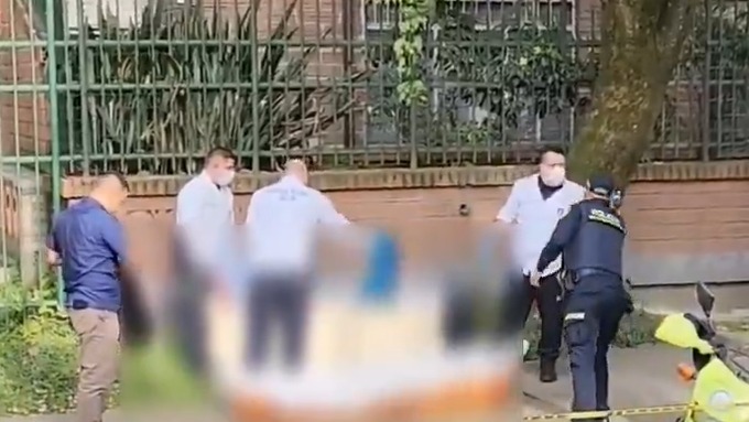 Identifican al hombre que fue asesinado y abandonado en una nevera en Medellín
