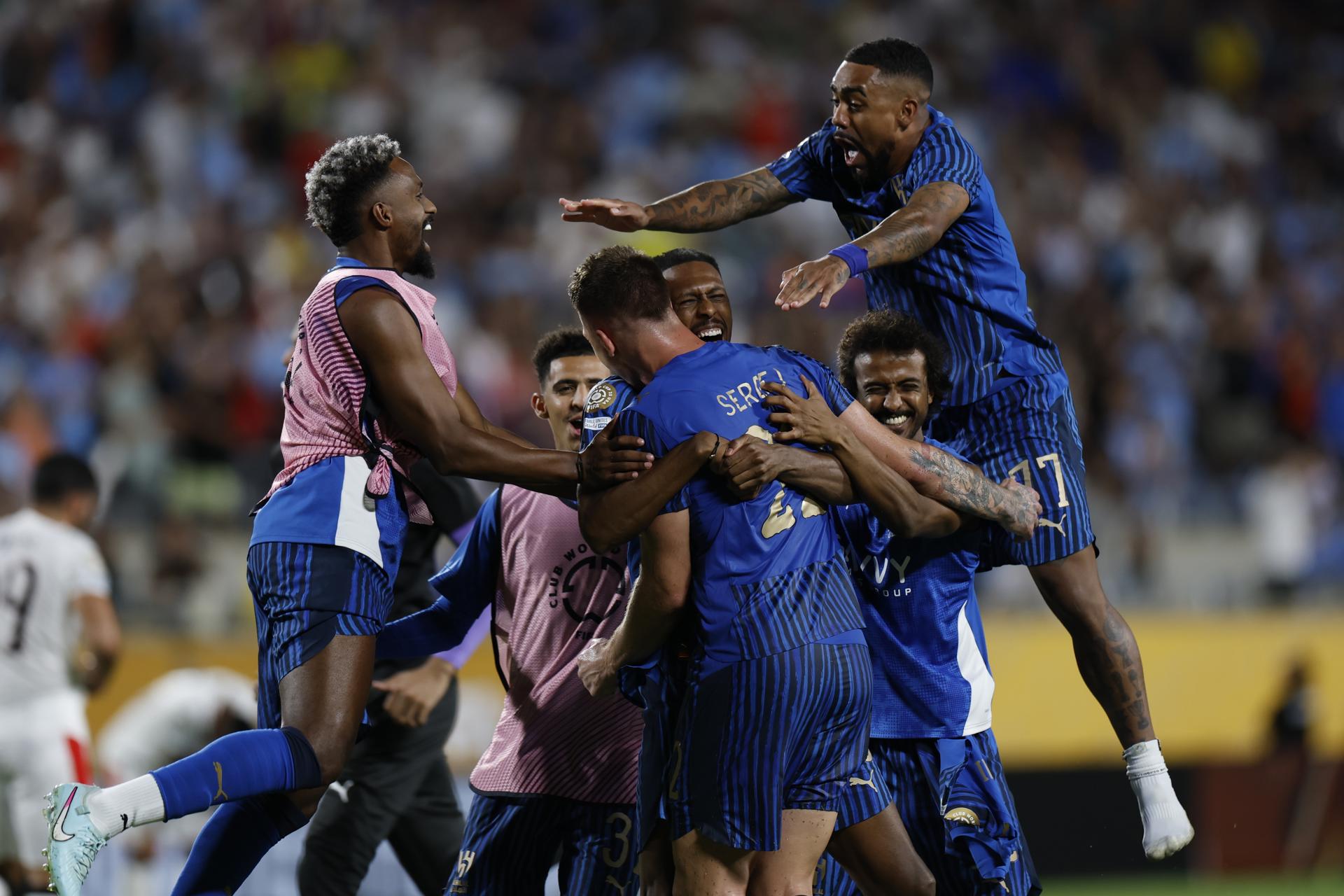 ORLANDO (United States), 01/07/2025.- Al Hilal players celebrate after Al Hilal wins the FIFA Club World Cup 2025 match between Manchester City and Al Hilal in Orlando, Florida, USA, 30 June 2025. (Mundial de Fútbol) EFE/EPA/MIGUEL RODRIGUEZ