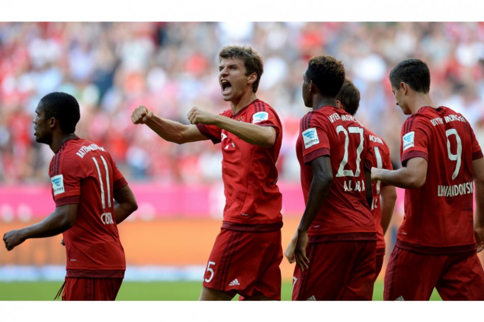 Bayern gana de penal en descuento y sigue en cabeza con Borussia Dortmund