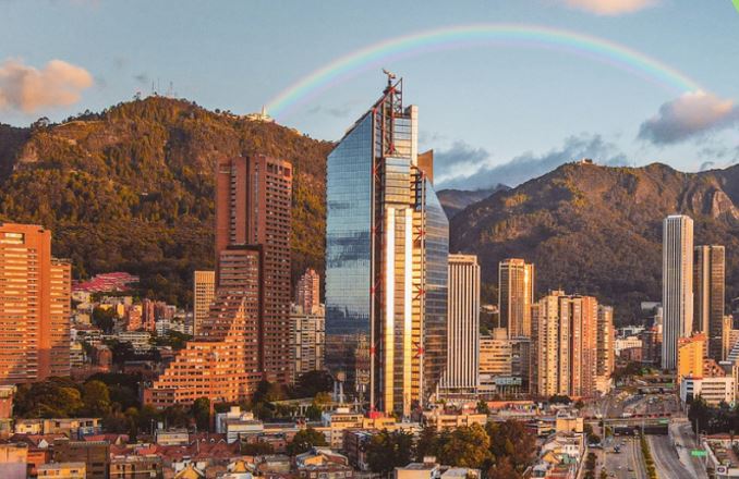 Proyección de vivienda y renovación urbana en el centro de Bogotá, alrededor de la estación central.