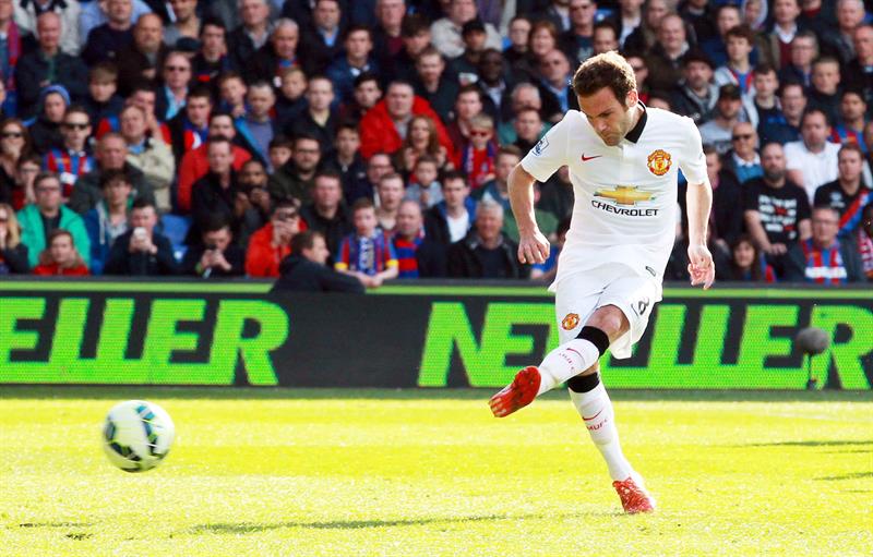 Mata y Fellaini acercan a Manchester United a la Liga de Campeones