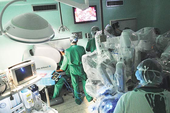 Con éxito termina primera cirugía robótica practicada a un niño en A.Latina