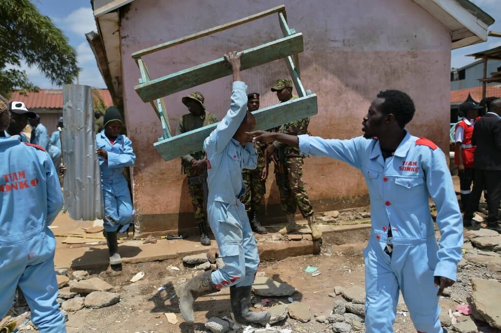 Al menos siete niños muertos y 57 heridos tras derrumbarse una escuela en Kenia