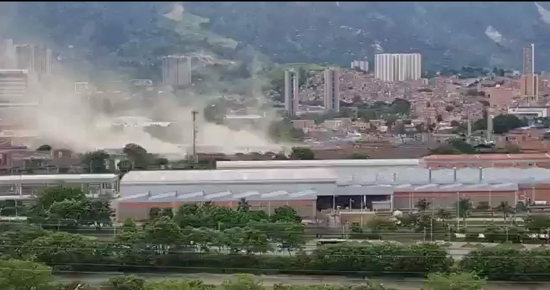 Incendio en bodega consumió más de 30 toneladas de algodón en Bello, Antioquia