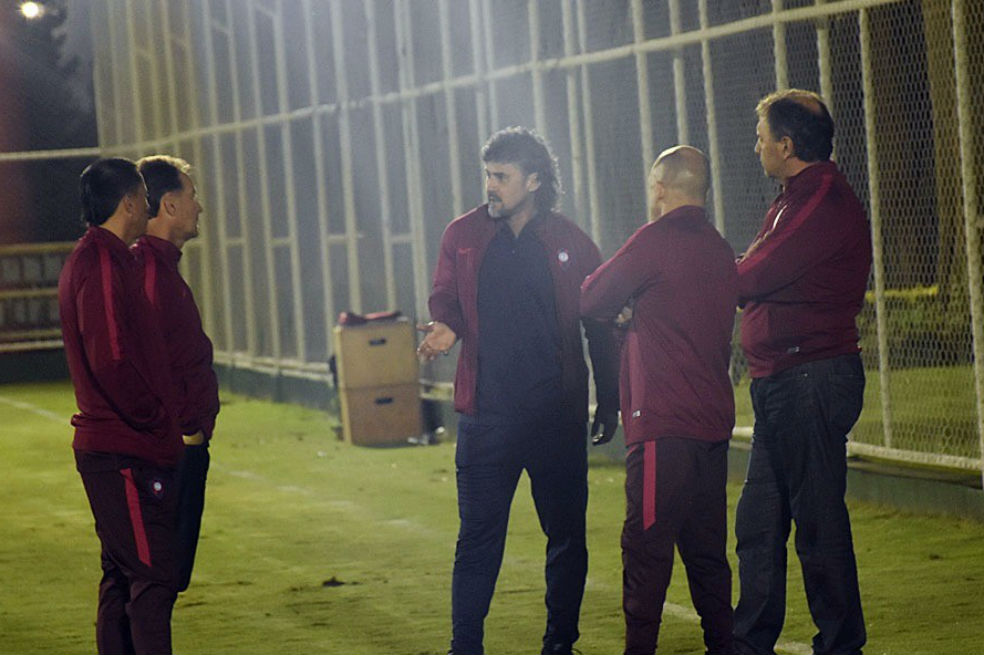 Leonel Álvarez debutará con Cerro Porteño en la Copa Sudamericana