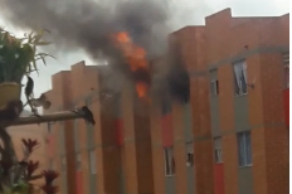 En imágenes: El incendio en Fusagasugá que dejó cuatro menores afectados por inhalación de humo