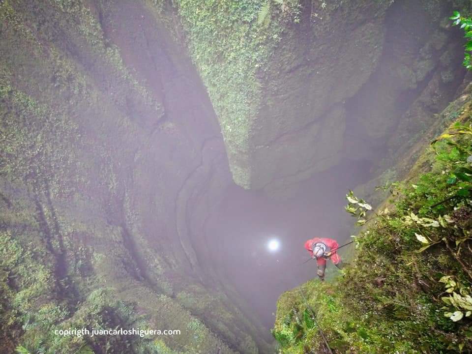 Caverna de La Tronera, en el Peñón, Santander -uno de los municipios donde mayor cantidad de cavernas hay.