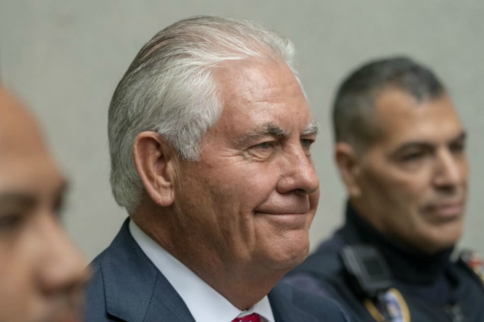 En juicio climático ExxonMobil se defiende con exsecretario de Trump
