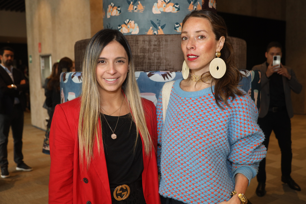 Lafayette lanza por primera vez telas de autor para el mercado de decoración
La colección RUPESTRE busca dar vida a espacios para el hogar y de alto tráfico como hoteles y oficinas.
Entre las micro colecciones, Decorativos Rupestre y textiles sostenibles, se destaca la colaboración con diseñadores locales como Olga Piedrahíta y la elaboración de textiles con hilos reciclados a base de botellas PET recicladas.