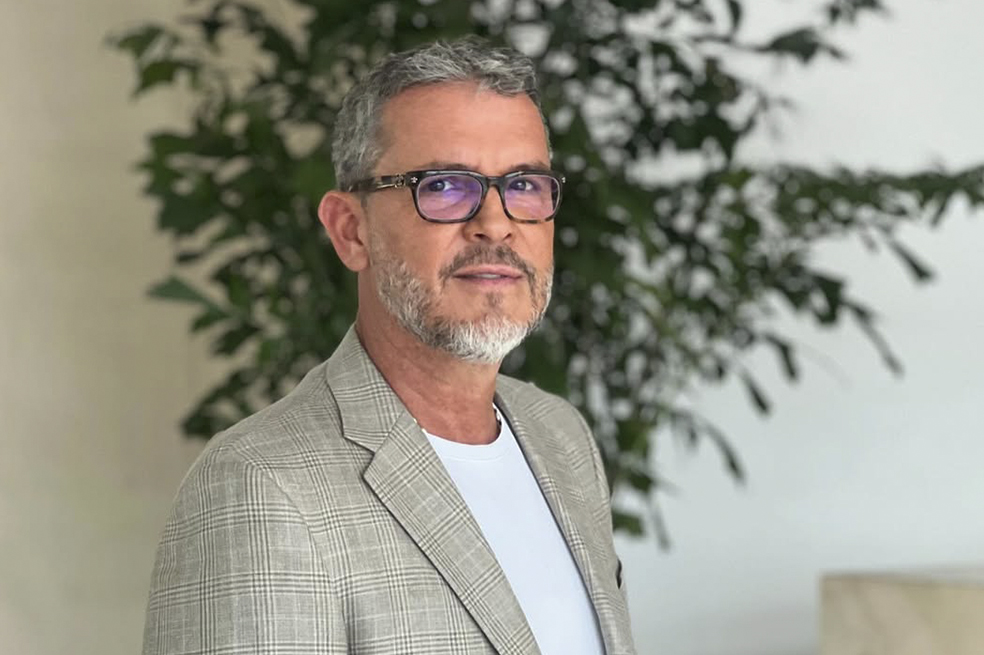 Guillermo, hermano de Carlos Vives no bautizó sus hijos por lo católico ¿Por qué?