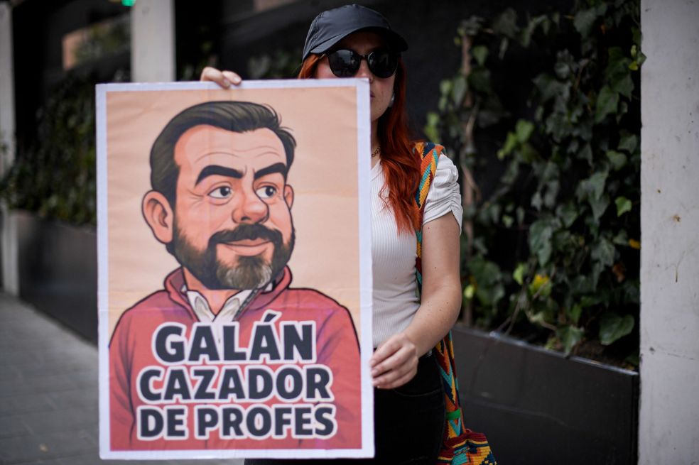 De acuerdo con los sindicatos, “la administración del actual alcalde está abandonando a la educación pública".