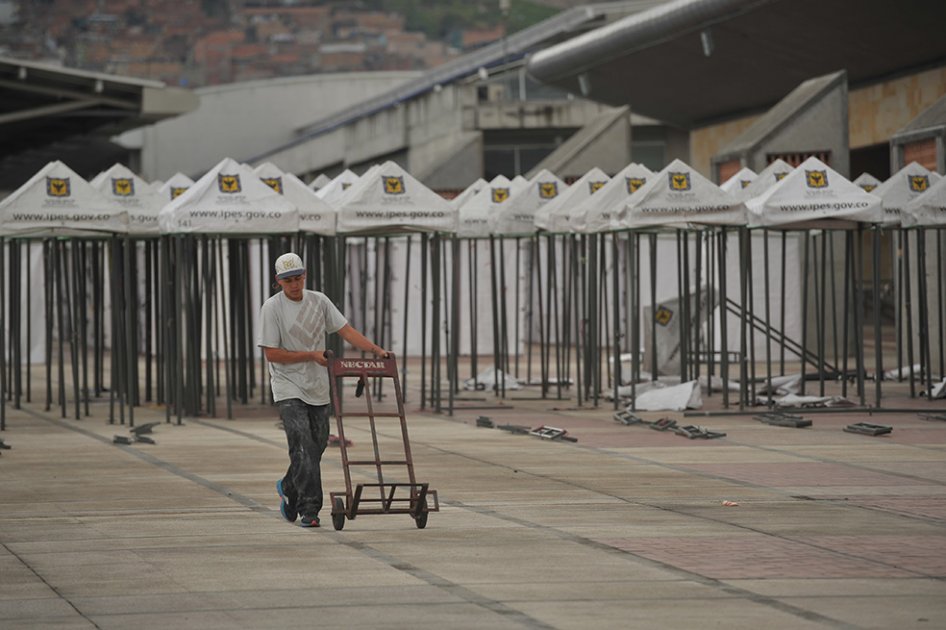 Reubicación de vendedores ambulantes genera tensión en el 20 de Julio