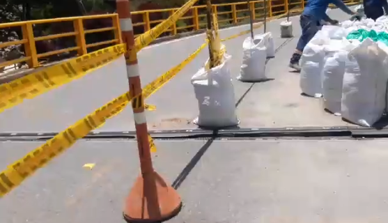 En Santander la comunidad alerta el mal estado de otro puente, la estructura suena