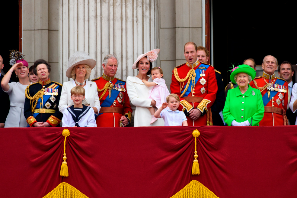 Isabel II y la familia real: las críticas y escándalos que empañaron su reinado
