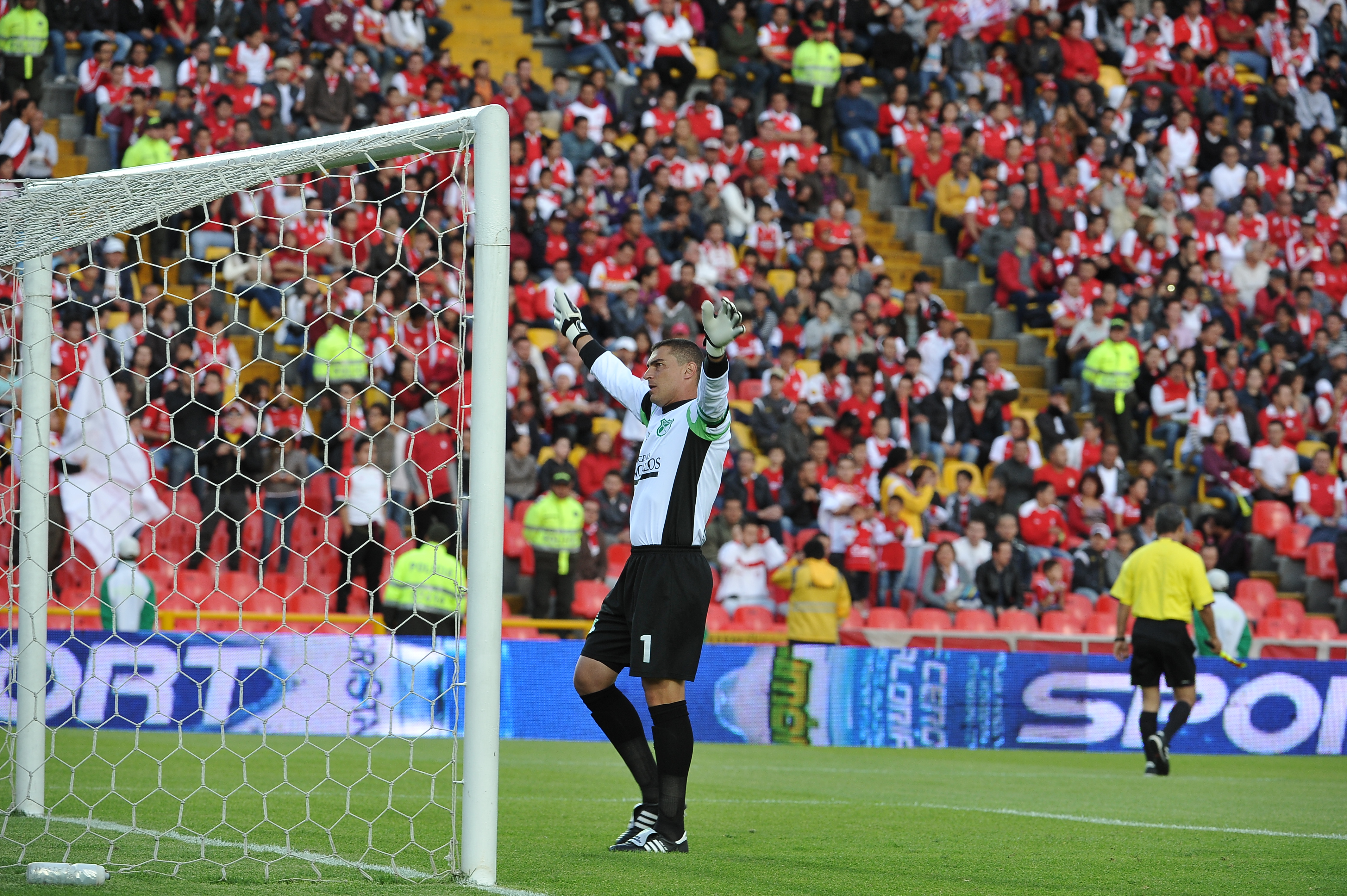 Futbolista colombiano, arquero del Deportivo Cali, en el partido ante Santa Fe por la sexta fecha de la Liga Postobón I-2013.