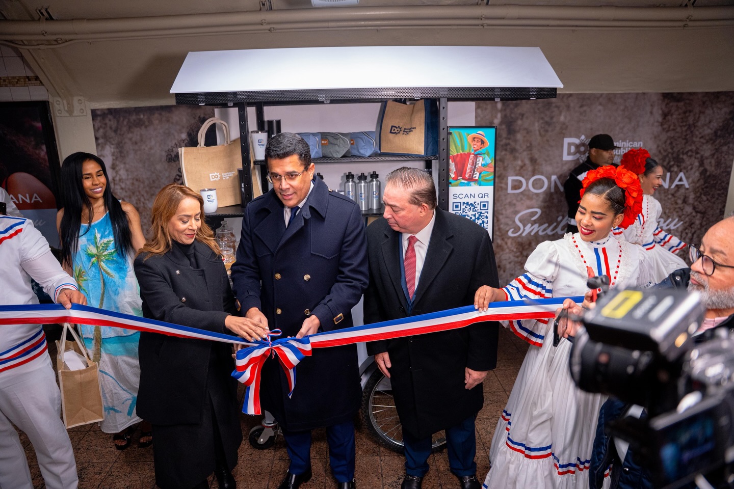 República Dominicana lanza el libro Santo Domingo y sorprende con arte y ritmo en Nueva York