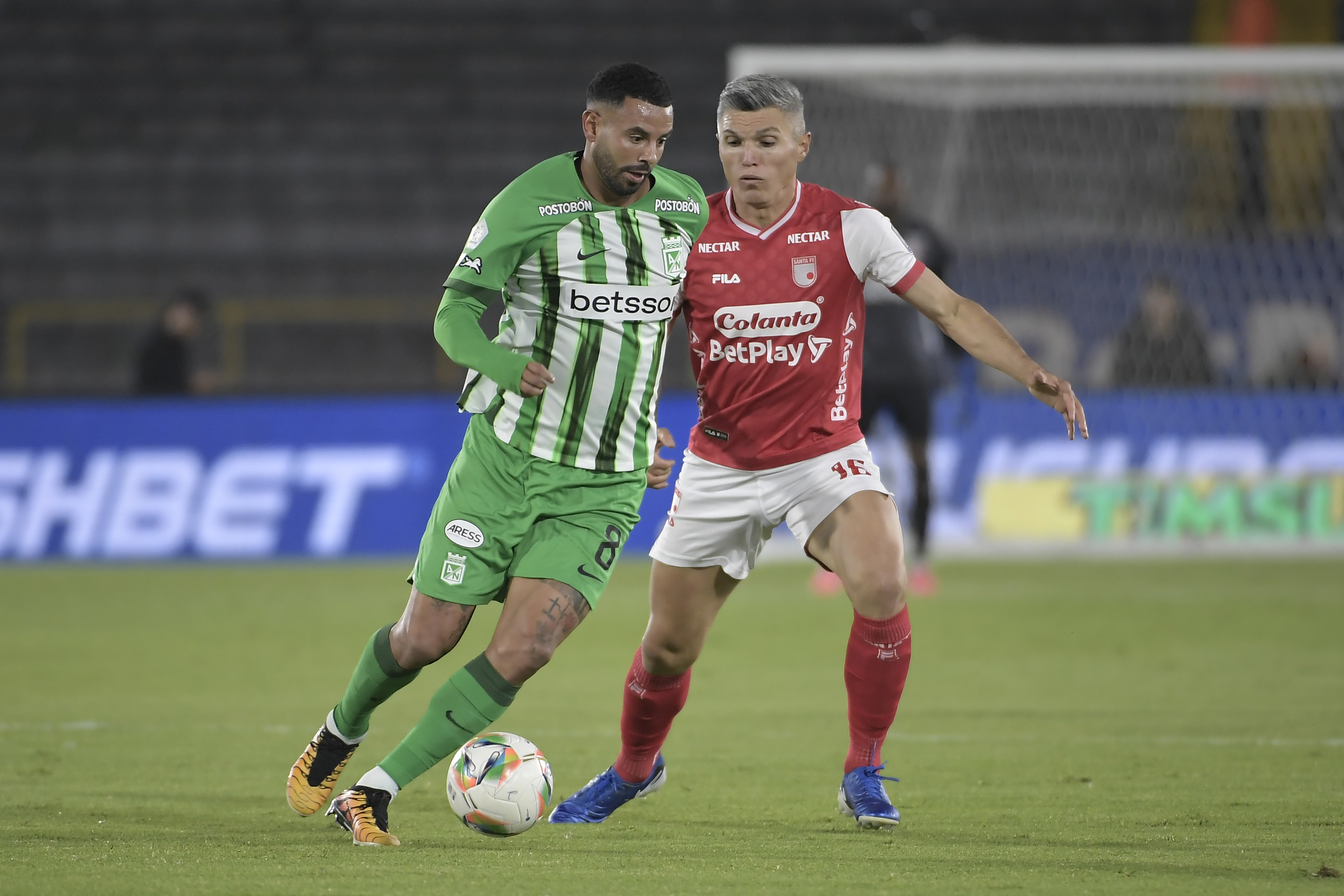 Jugador de Atlético Nacional durante compromiso ante el Independiente Santa Fe por la fecha 6 de los cuadrangulares del segundo semestre en el Estadio El Campin