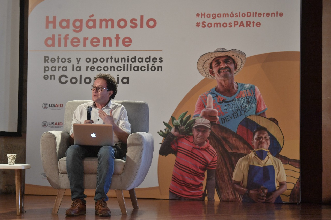 “Para reconciliarnos tendríamos que tener una clase política honesta”: Jesús Abad