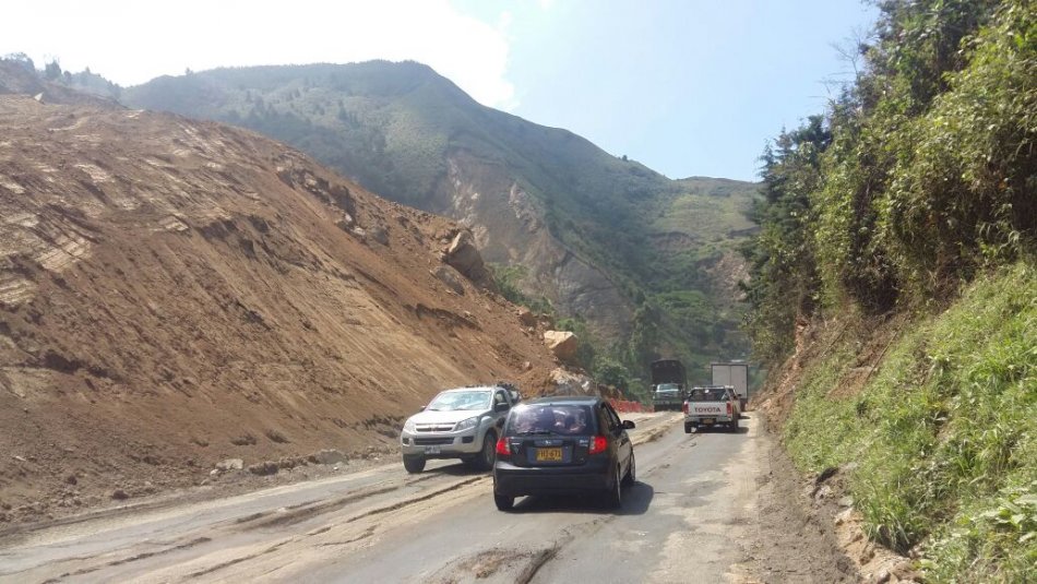 Cierran de nuevo la autopista Medellín – Bogotá para trabajar en reapertura definitiva