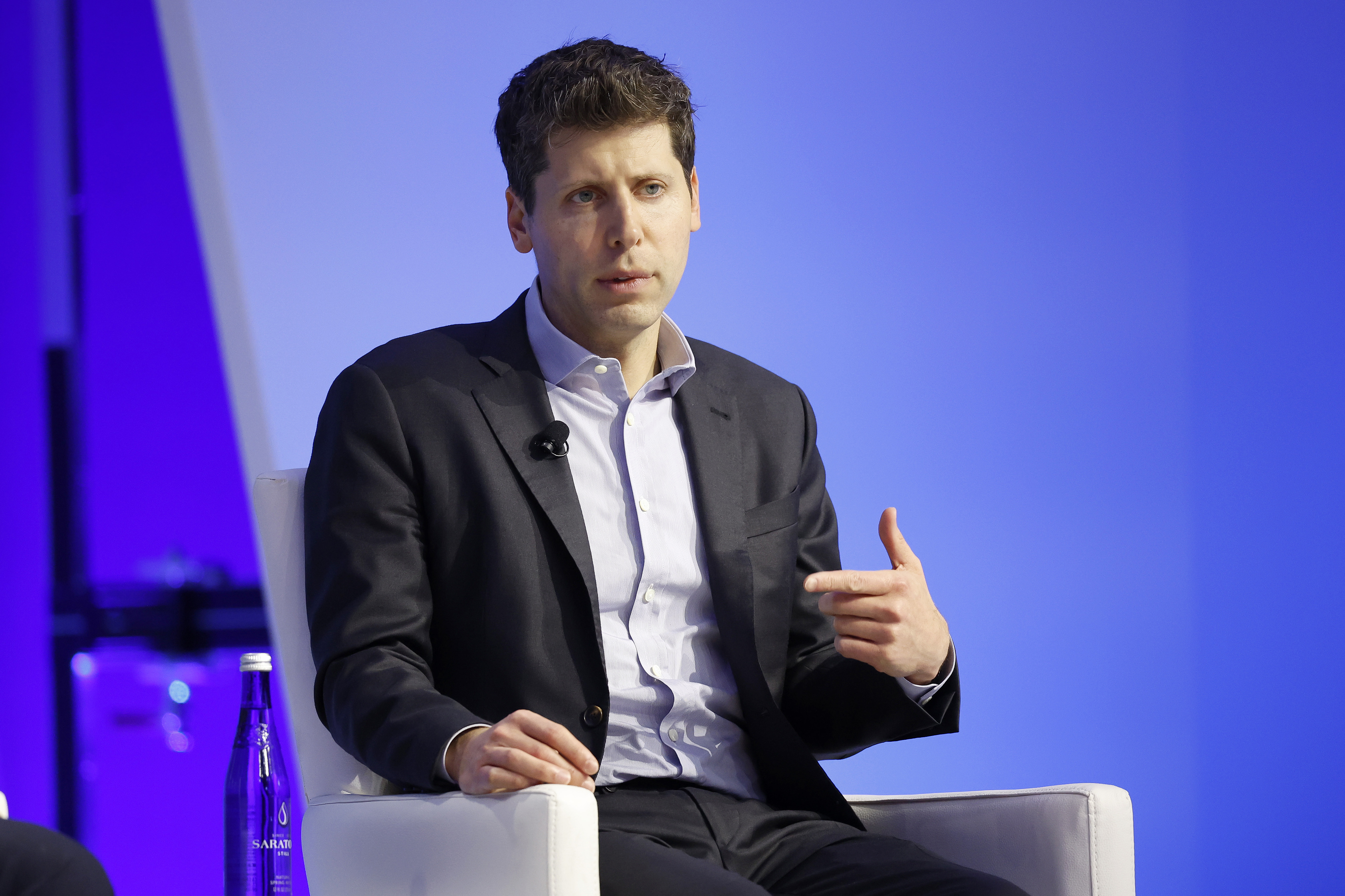 OpenAI anuncia el regreso de Sam Altman como director ejecutivo