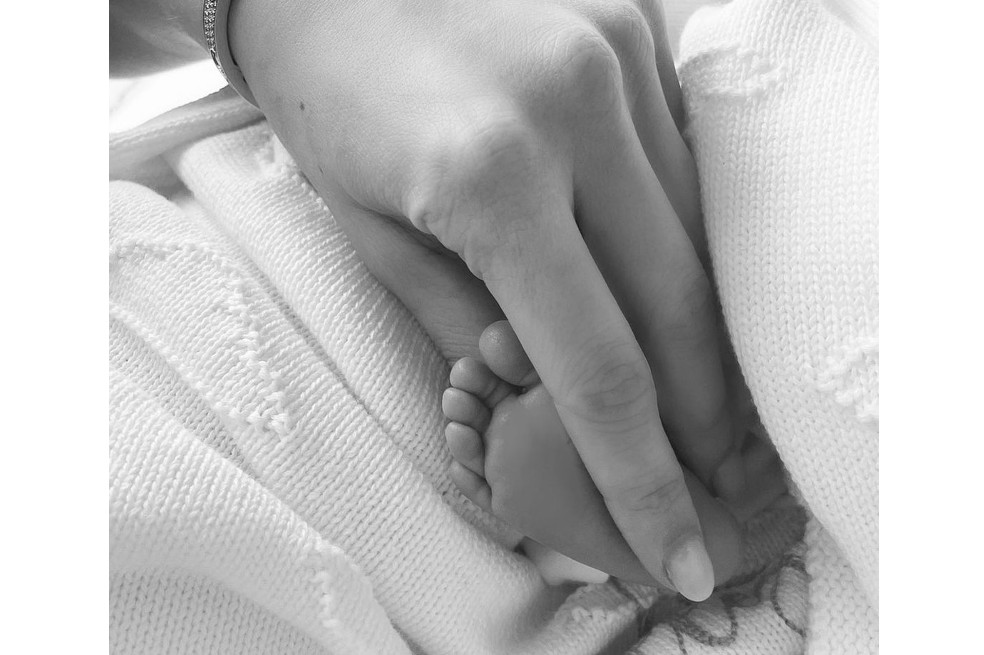 La modelo argentina Valentina Ferrer, novia del cantante colombiano J Balvin, se convirtió en madre el 27 de junio. Río nació en Nueva York, pero hasta el momento la pareja no ha publicado la primera foto de su primogénito.