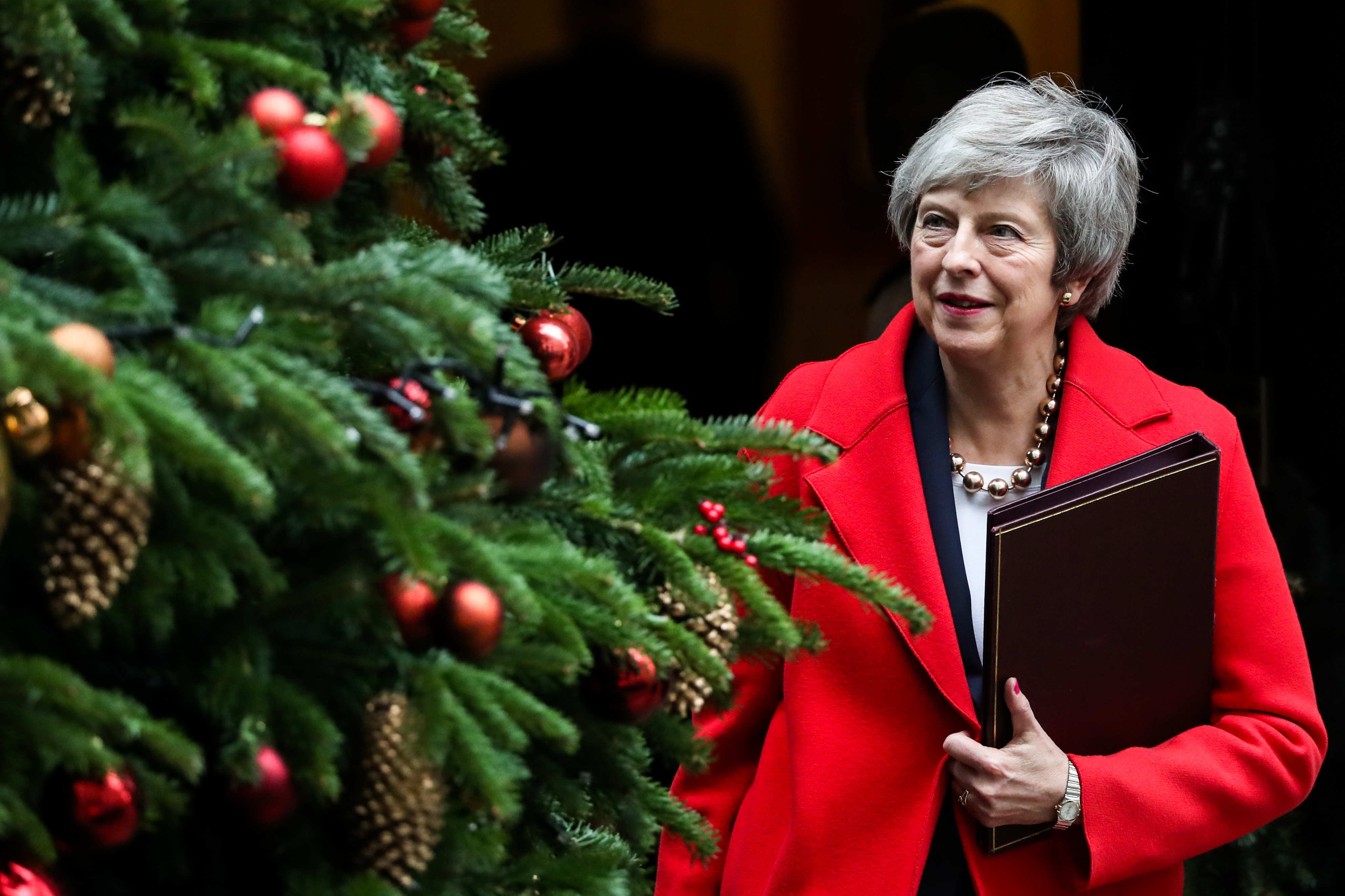 Primera ministra británica retrasará la votación del «brexit», según la BBC