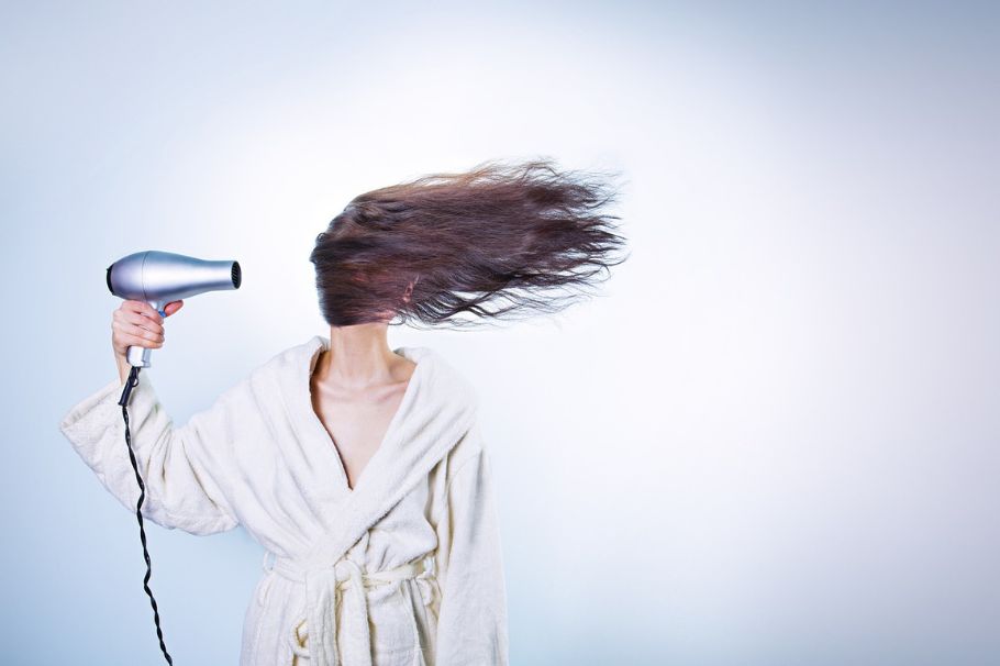 ¿Cómo cuidar el cabello para que crezca, esté sin frizz y no se queme?