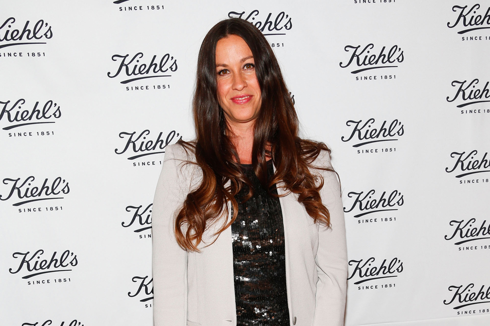 Seis años de cárcel a exmanager de Alanis Morissette por robar 4,8 millones de dólares