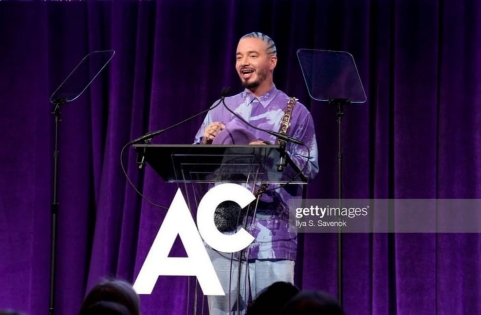 J Balvin agradeció el Global Fashion Icon