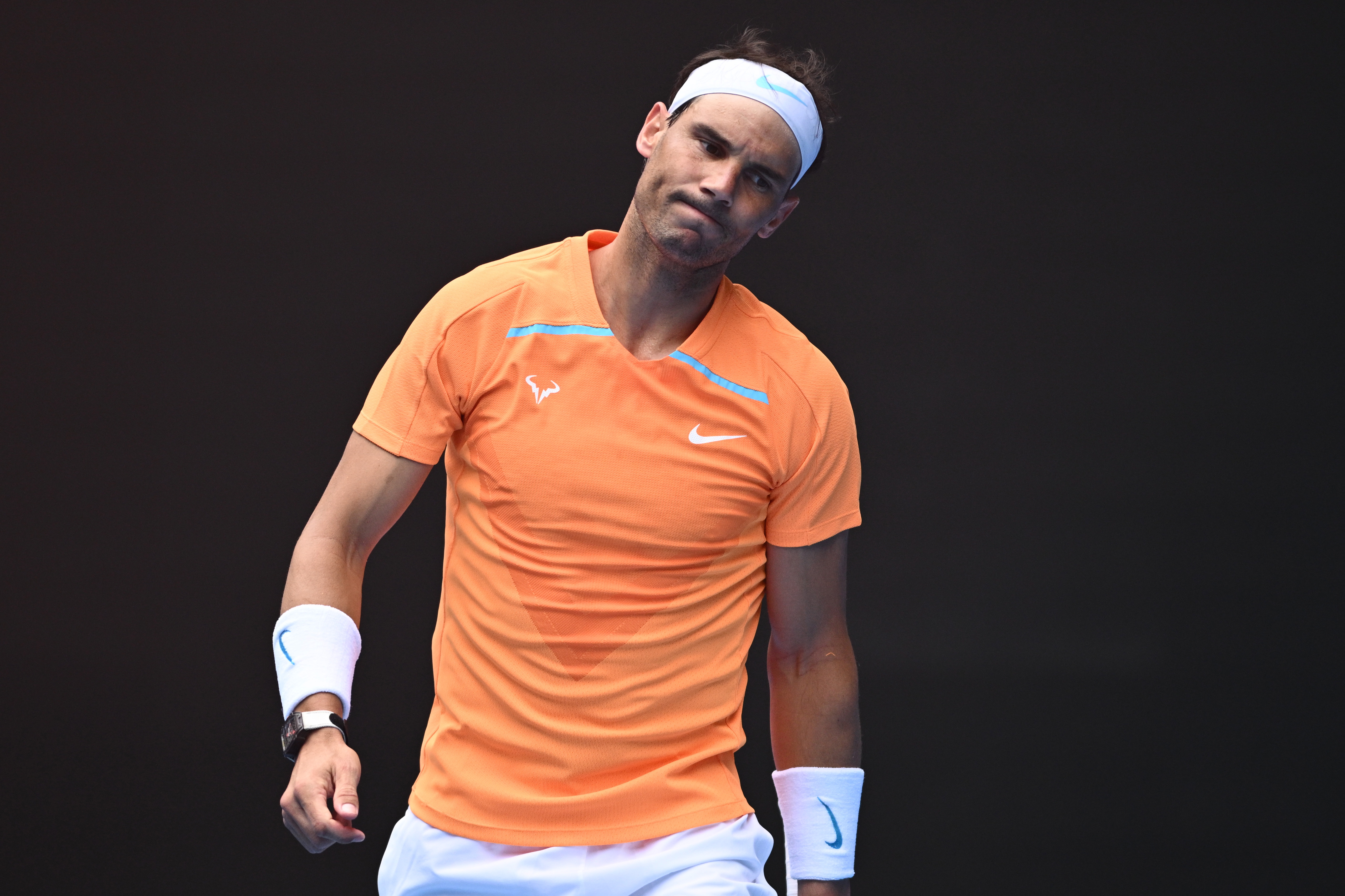 Melbourne (Australia), 15/01/2023.- Rafael Nadal of Spain reacts after losing a point during his Men's Singles 1st Round match against Jack Draper of Britain during the 2023 Australian Open tennis tournament at Melbourne Park in Melbourne, Australia, 16 January 2023. (Tenis, Abierto, España, Reino Unido) EFE/EPA/JOEL CARRETT AUSTRALIA AND NEW ZEALAND OUT