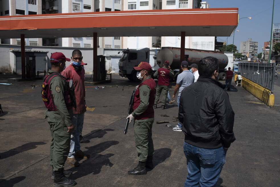 Venezuela se ahoga en petróleo, pero la gasolina es inasequible