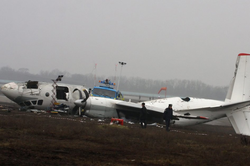 Grave accidente en Ucrania tras aterrizaje de emergencia de un avión
